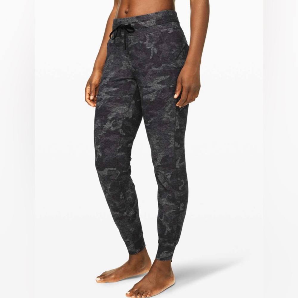 Lululemon Ready To Rulu Pant *Updated. Incognito Camo HTR Black / Black. Size 6